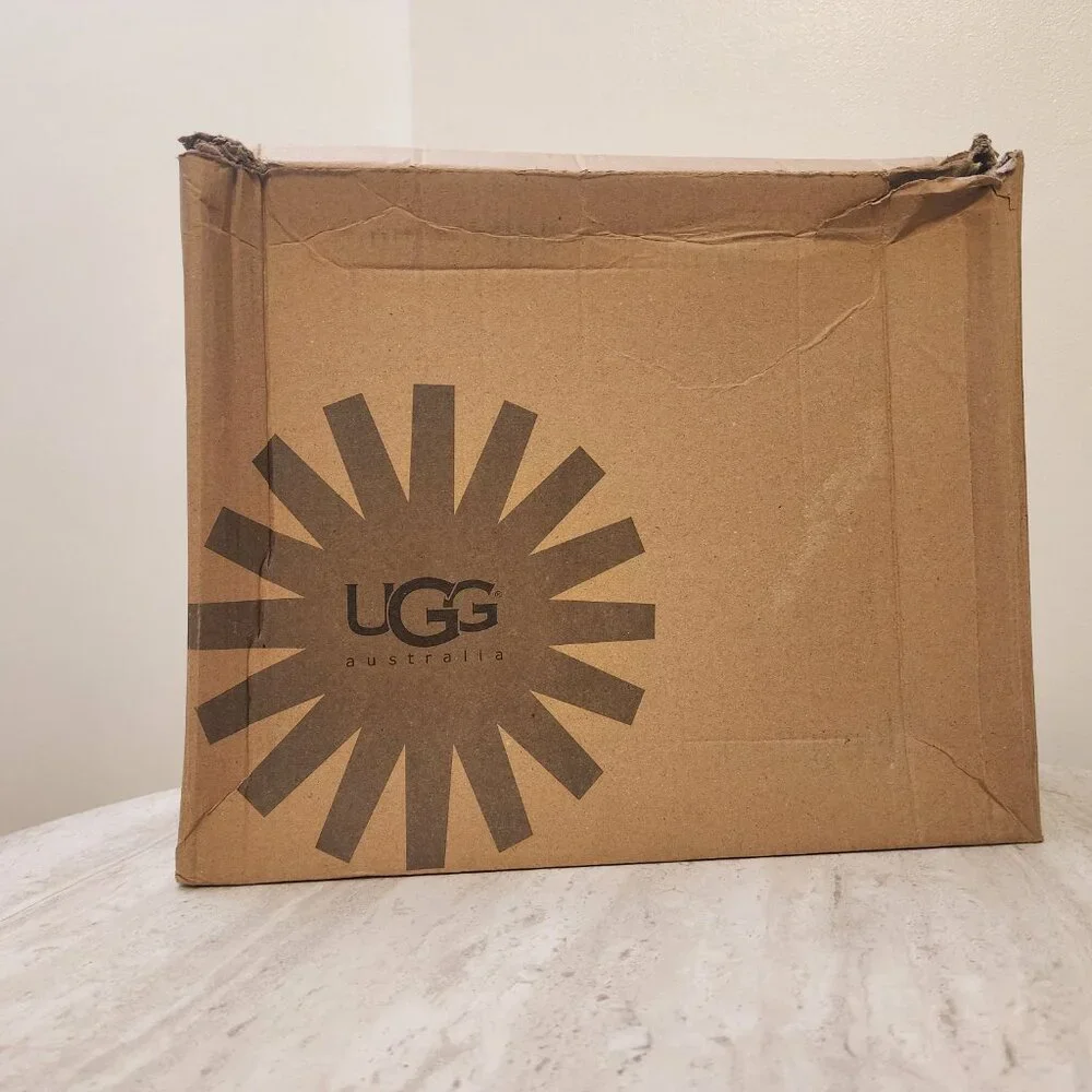 UGG Australia M Martin Black , size 8.5 - Picture 10 of 10